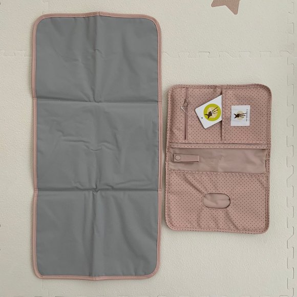 New LASSIG Changing Pouch - Picture 3 of 3